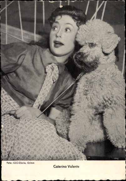 Postcard actress and singer Caterina Valente, portrait, poodle