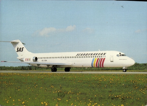 KP samolot pasażerski SAS skandynawski, DC 9 Jetliner na pasie startowym