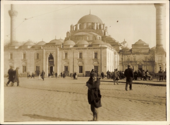 Ak Konstantinopel Istanbul Türkei, Historische Architektur, Menschen auf Straße, früh 20. Jahrhun