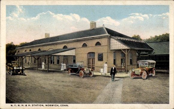 Ak Norwich Connecticut USA, NYNH & H. Station, Treinstation, Auto's