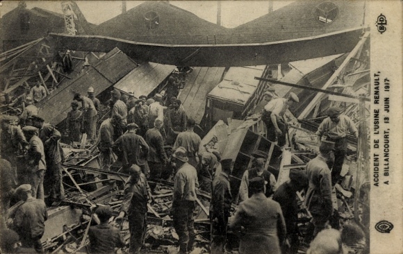 Postcard Billancourt Hauts de Seine, accident at the Renault factory