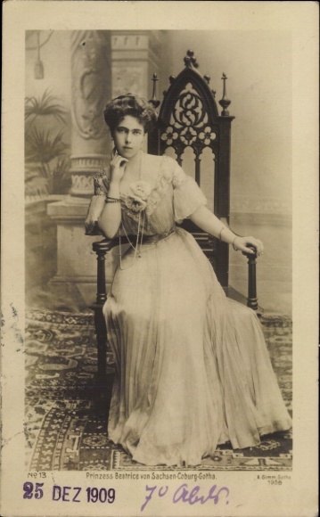 Postcard Princess Beatrice of Saxe-Coburg-Gotha, portrait