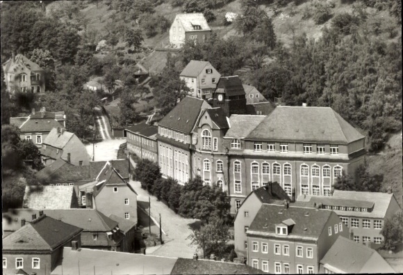 Postcard Glashütte in Saxony, school building, partial view, city view, several houses in the surrounding area