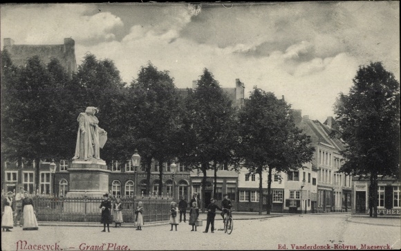 Ak Maaseik Maeseyck Vlaanderen Limburg, Grote Markt, apotheek