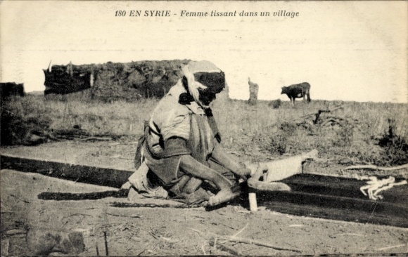 CPA In Syrie, woman in a village