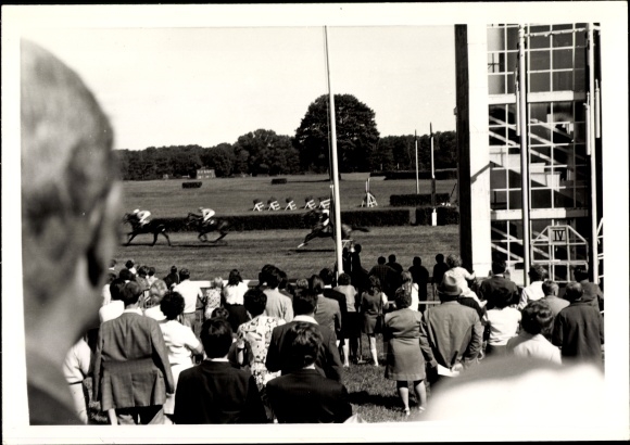Photo Hoppegarten in Brandenburg, racecourse, Derby of the GDR 1972
