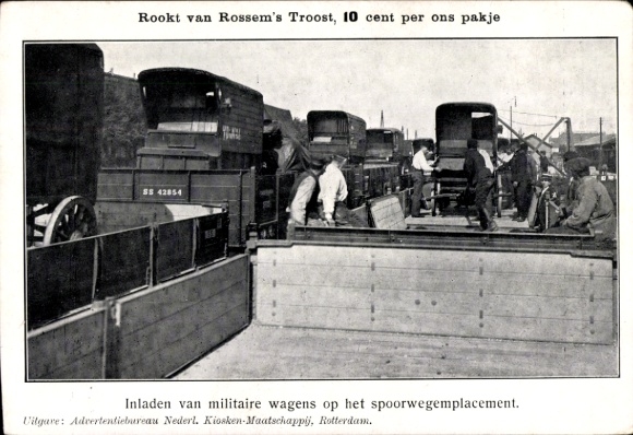 Postcard Rookt van Rossem's Troost, Inladen van military wagens op het spoorwegemplacement