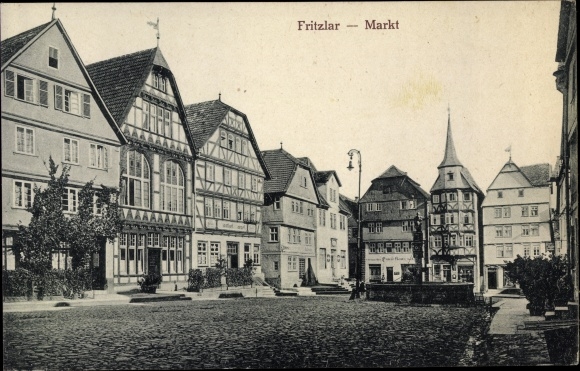 Postcard Fritzlar in the Schwalm Eder district, market, half-timbered houses, fountain
