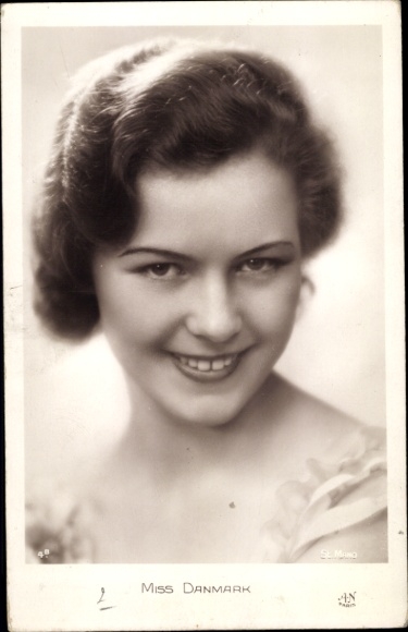 Postcard Miss Denmark, portrait