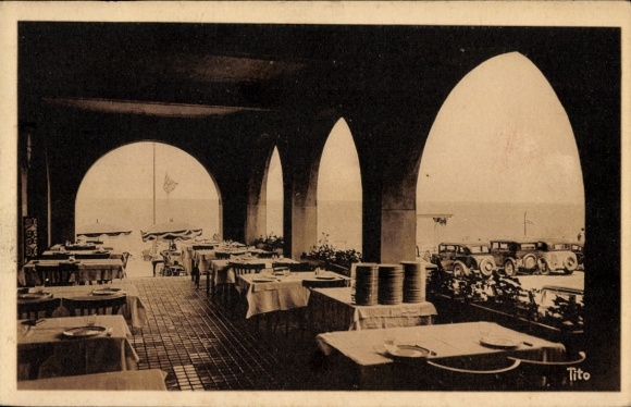 Postcard Soorts Hossegor Landes, restaurant with sea view, tables set, old cars visible, B