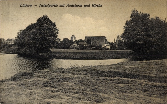 Postcard Lüchow in Wendland, Jeetzel with a view of the office tower and church