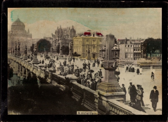 Photo Amsterdam North Holland Netherlands, lot on a bridge