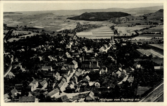 Ak Hilzingen im Hegau, Luftaufnahme von  ländliche Landschaft, Häuseransichten