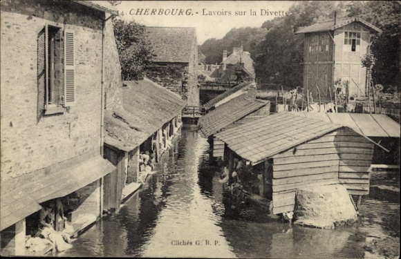 Postcard Cherbourg en Cotentin Manche, Lavoirs sur la Divette, washhouses