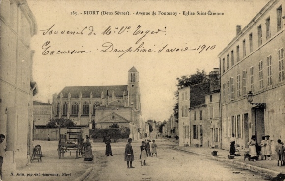 Postcard Niort Deux Sèvres, Avenue de Fontenoy, Eglise Sainte Etienne