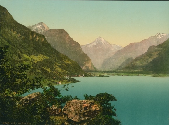 Photo Fluelen canton Uri, lake, mountains