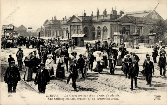 Ak Dieppe Seine Maritime, La Gare, Zug