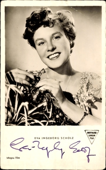 Postcard actress Eva Ingeborg Scholz, The Happy Vineyard after Carl Zuckmayer, autograph