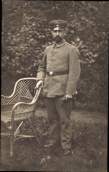 Photo Postcard German soldier in uniform, portrait