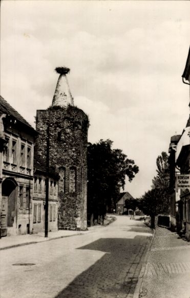 Postcard Altlandsberg in Brandenburg, Strausberger Gate with stork's nest