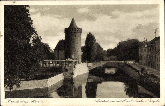 Postcard Brandenburg Havel, Steintorturm with Steintorbrücke