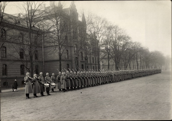 Foto Berlin, Reichswehr 1929, Paradeaufstellung vor der Kaserne