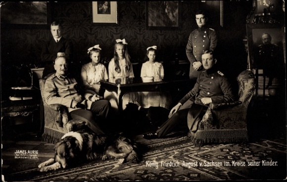 PC King Friedrich August III. of Saxony surrounded by his children