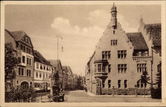 Postcard Schmalkalden in the Thuringian Forest, Old Market with Auergasse and Luther Fountain