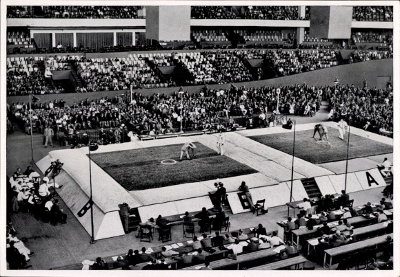Collector's picture Olympics 1936, wrestling competition in the Deutschlandhalle