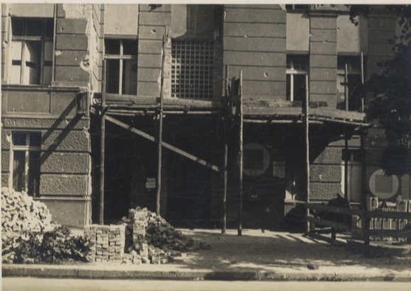 Original Foto Berlin Wilmersdorf, Trautenauklinik in der Trautenaustraße 5, um 1946, ca. 12 x 17 cm