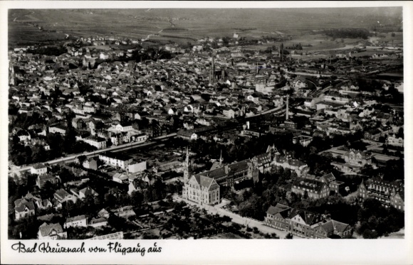 Ak Bad Kreuznach an der Nahe, Luftaufnahme von  viele Häuser, Landschaft im Hintergrund