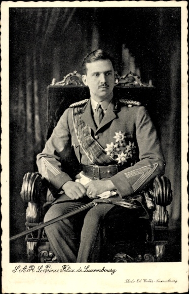 Ak Prinz Felix von Luxemburg, Portrait in Uniform, Orden