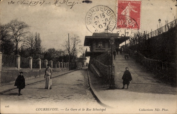 Postcard Courbevoie Hauts de Seine, La Gare et la Rue Sébastopol