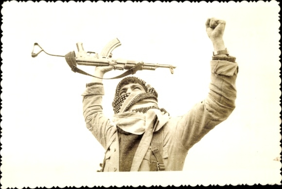 Foto Ak Iran, Komalah, Krieger mit Maschinengewehr