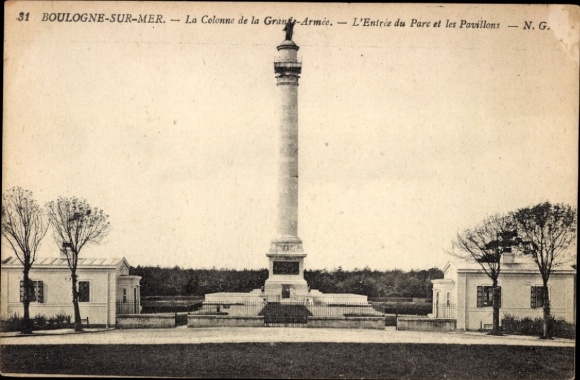 CPA Boulogne sur Mer Pas de Calais, La Colonne de la Grande Armée, Entrée du Parc et les Pavillons