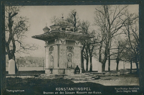 Photo Constantinople Istanbul Türkiye, Fountain at the Sweet Waters of Asia