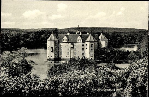 10 old PCs Glücksburg, various views