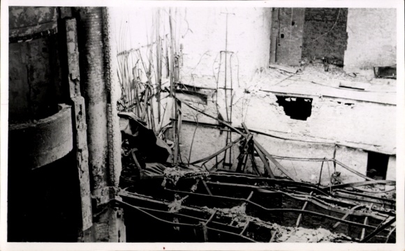 Photo Berlin Schöneberg, Theater, Nürnberger Straße, war destruction WWII, detail, rubble