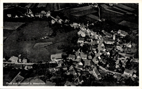 Ak Rohrdorf Meßkirch in Opper-Zwaben Baden, luchtfoto van Rohrdorf, gebouwen en landschap