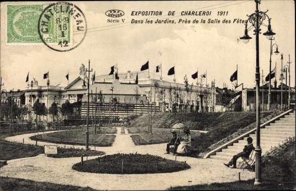 Postcard Charleroi Wallonien Hennegau, Exhibition 1911, In the Gardens, Near the Salle des Fêtes