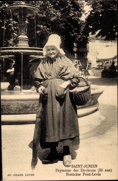 Postcard Saint Junien Haute Vienne, Farmer from the surrounding area, 88 years old, Fontaine Pont Levis