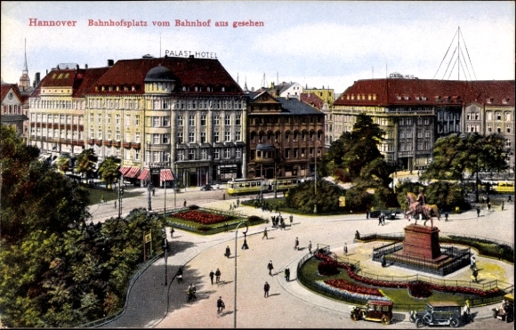 Ak Hannover in Niedersachsen, Bismarckdenkmal, Bahnhofsplatz, Palast Hotel, Straßenverkehr,  Gebä