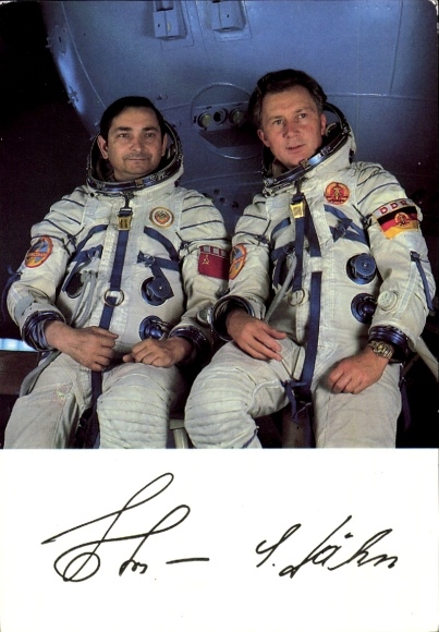 PC Cosmonaut Valeri Fjodorowitsch Bykowski, Sigmund Jähn, portrait, GDR