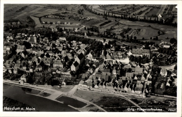 Ak Haßfurt Unterfranken Bayern, Fliegeraufnahme, Stadtpanorama