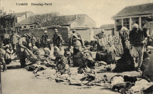 Postcard Skopje Üsküb Macedonia, Tuesday market, traders offer their goods
