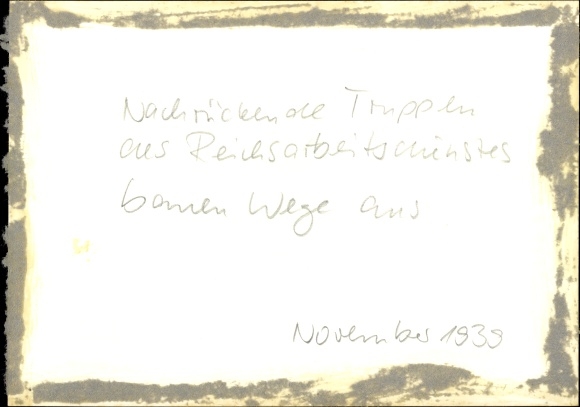 Photo Hoffmann, Heinrich, Troops moving up from the Reich Labor Service widen roads, November 1939
