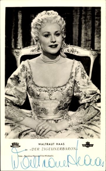 Postcard actress Waltraut Haas, The Gypsy Baron, portrait, autograph