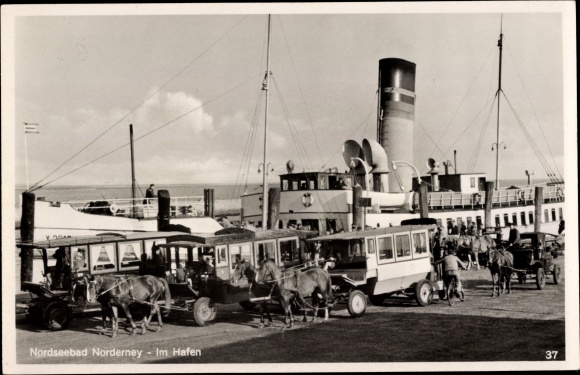 foto ansichtkaart Norderney in Ostfriesland, feest in de haven, stoomboot, koetsen