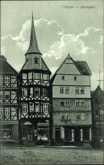 Postcard Fritzlar in the Schwalm Eder district, lot at the market square, action by Louis Haas