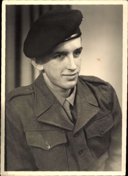 Photo British soldier in uniform, portrait